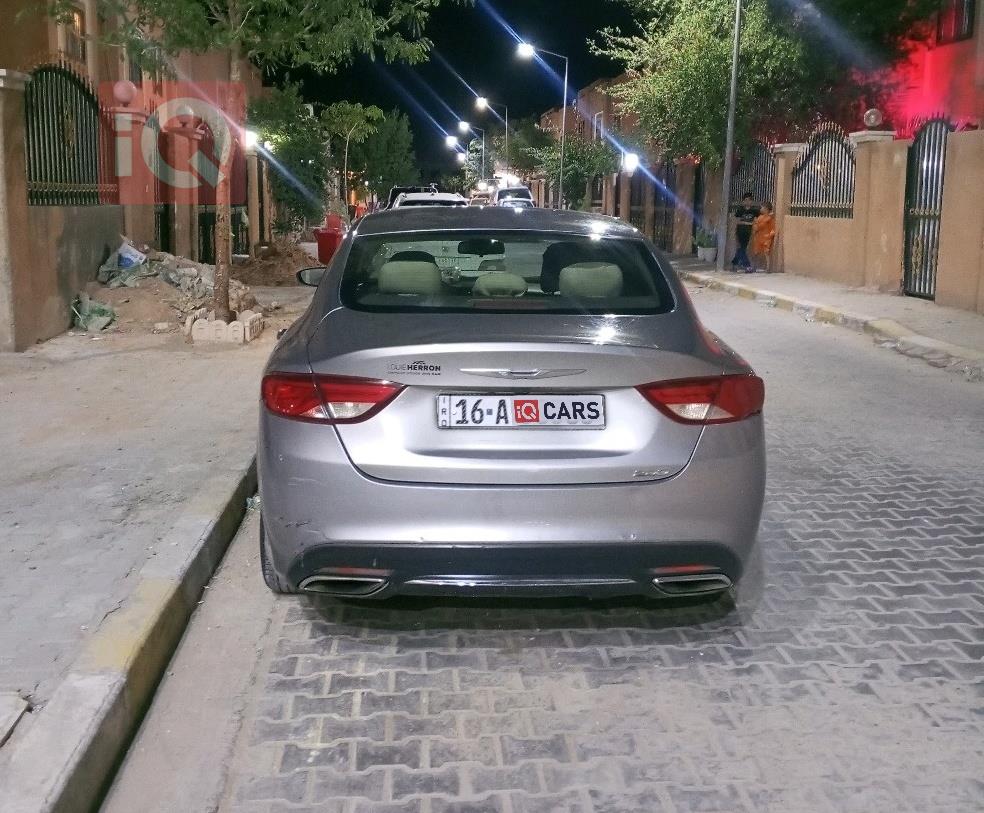 کرایسلەر 200